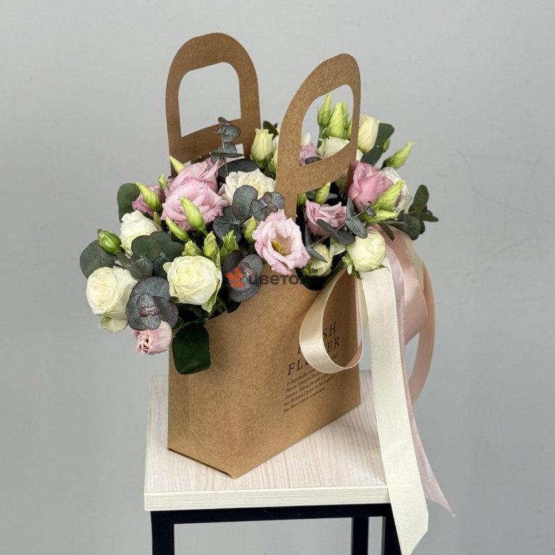 Сумочка с эустомой